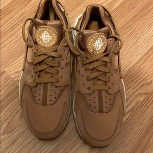 Air Huaraches by Nike